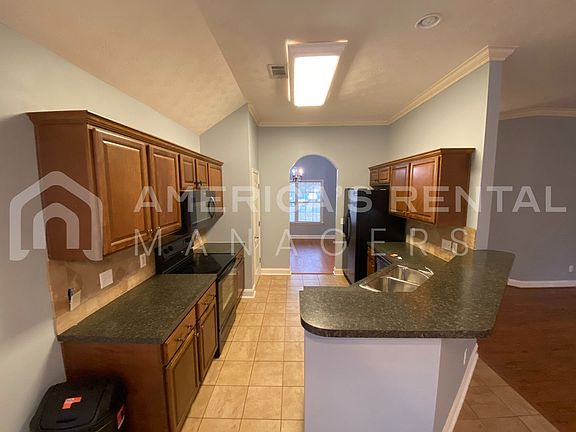 4th image of 6253 Sycamore Dr