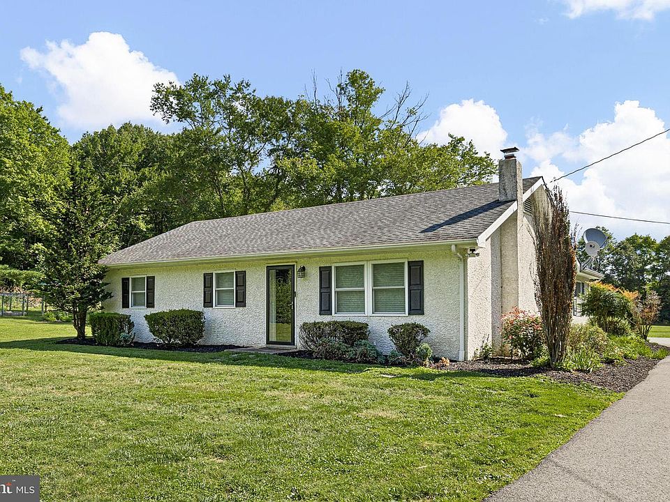 1st image of 258 Cat Swamp Rd