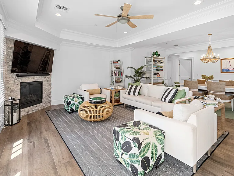 25 Village Green Dr — Photo 5