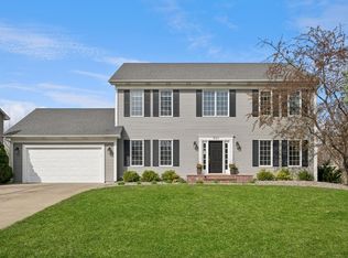 930 Spring Hill Dr, Woodbury, MN 55125