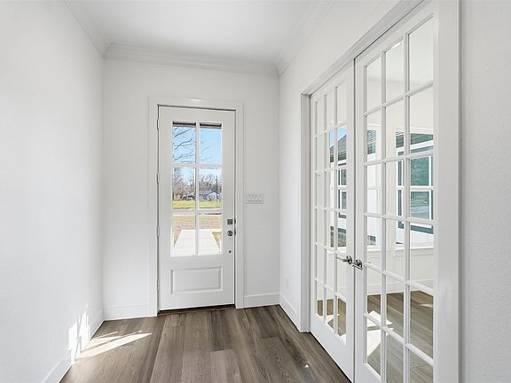 2nd image of 1110 Norris St