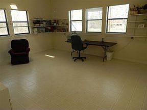 4th image of 210 Peanut Cir
