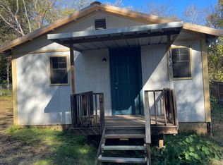 104 W Groves St, Big Sandy, TX 75755
