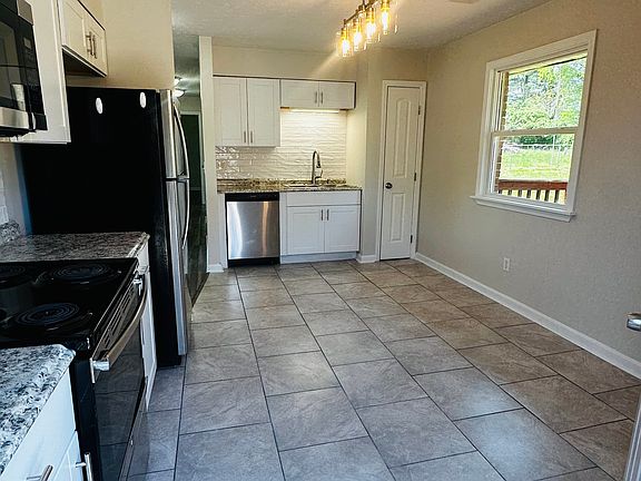3rd image of 1105 Emory Rd