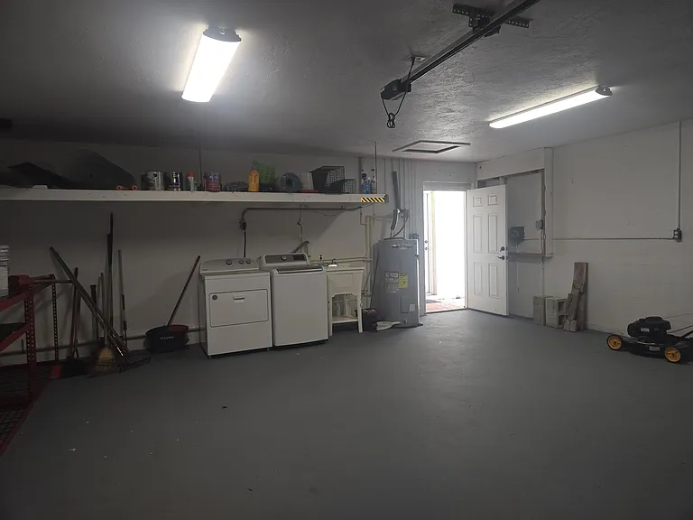 155 S Court St — Photo 25
