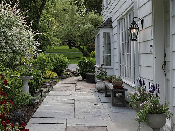 5th image of 152 East Rocks Road