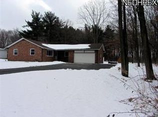 15853 Kenwood St, Middlefield, OH 44062