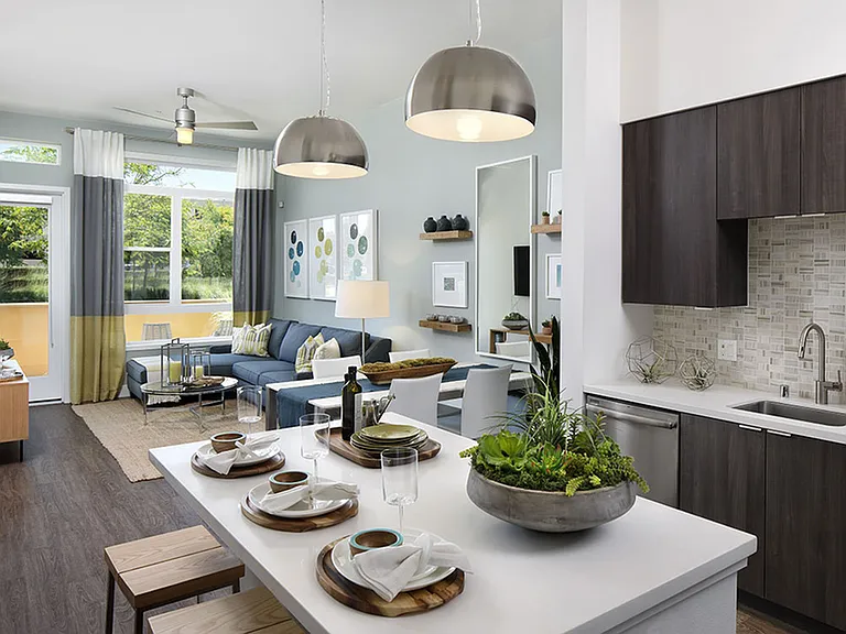 AMLI Uptown Orange — Photo 27
