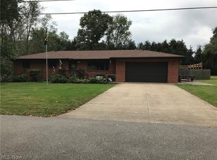 150 N Pine St, Williamstown, WV 26187