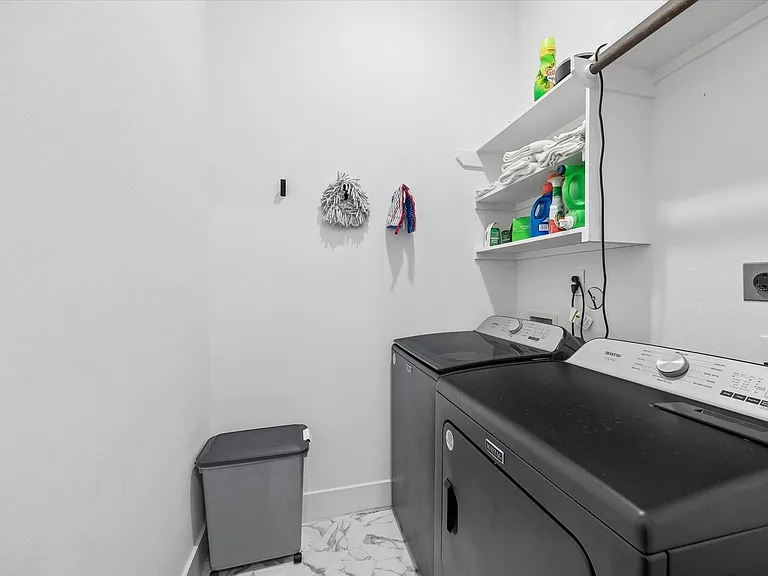 5318 Wunder Ln — Photo 23