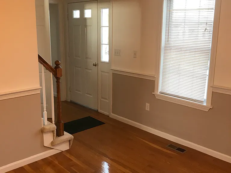 577 Winter St — Photo 45