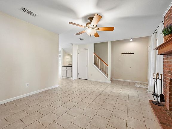 3rd image of 1904 Dartmouth St APT R3