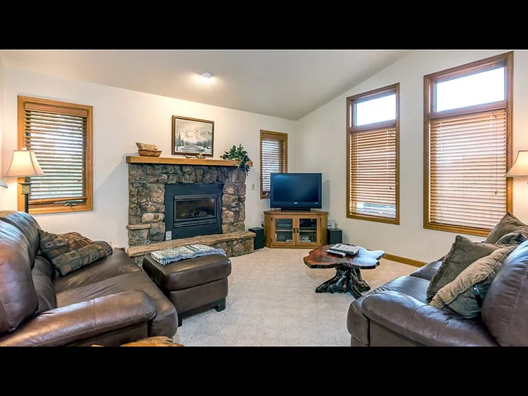 130 Alpine Dr — Photo 16