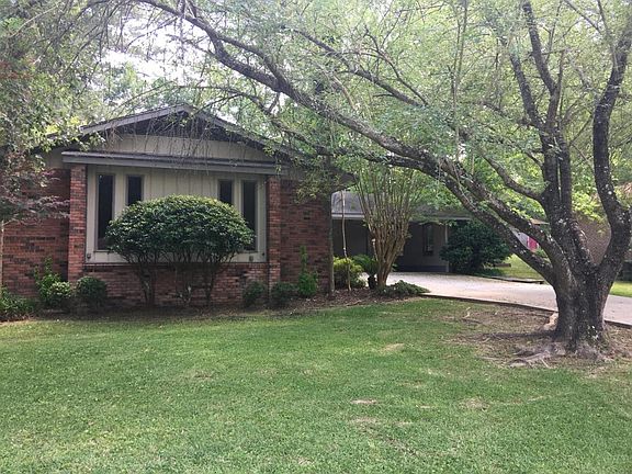3rd image of 112 Northwest Cir