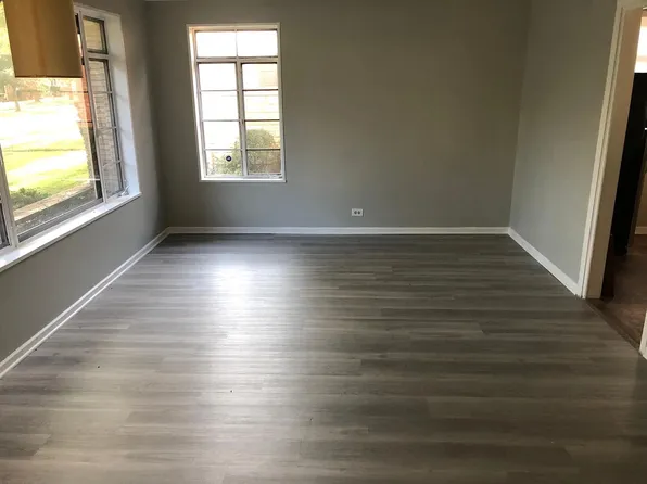 2112 Hawthorne Rd, Homewood, IL 60430