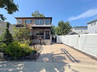 190 Fieldway Ave, Staten Island, NY 10308