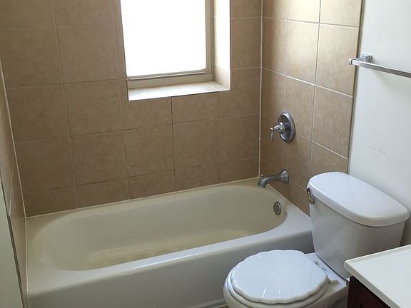 5th image of 5701 S Calumet Ave #3N