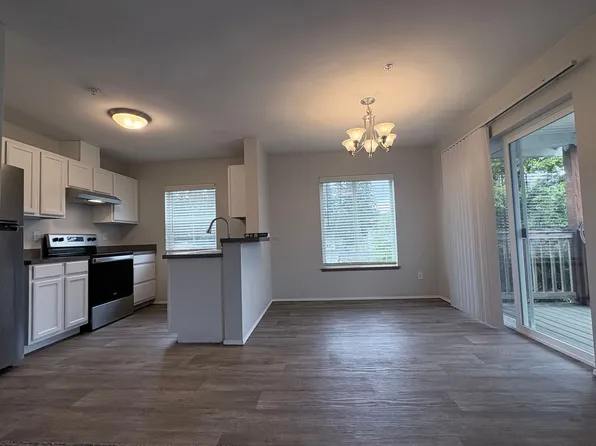 Park East & West Apartments, 6413 53rd Ave W #6409B, University Place, WA 98467