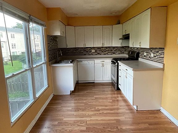 5th image of 1975 Haddam Pl