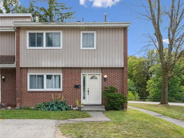 121 University Ave E #41, Waterloo, ON N2J 4J1