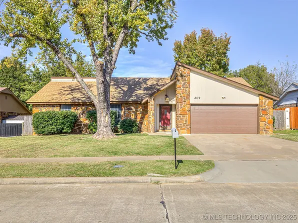 207 E 22nd St, Owasso, OK 74055