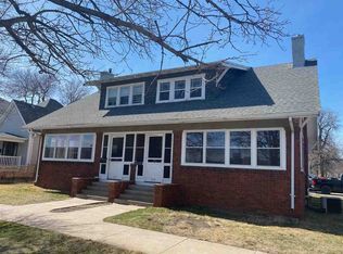 217-219 N Bellevue Ave, Hastings, NE 68901