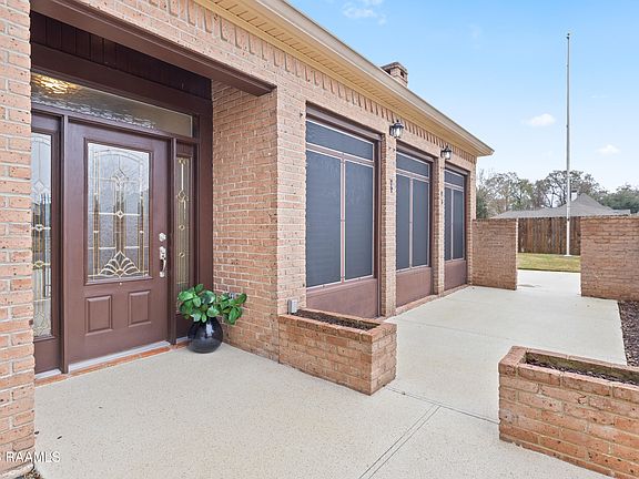 4th image of 308 Monteigne Dr