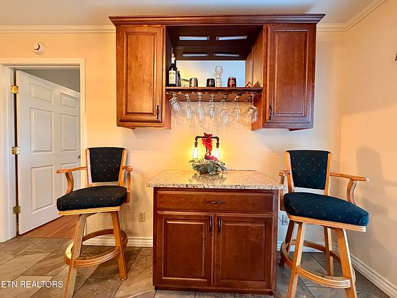 17th image of 630 Kenny Brook Ln