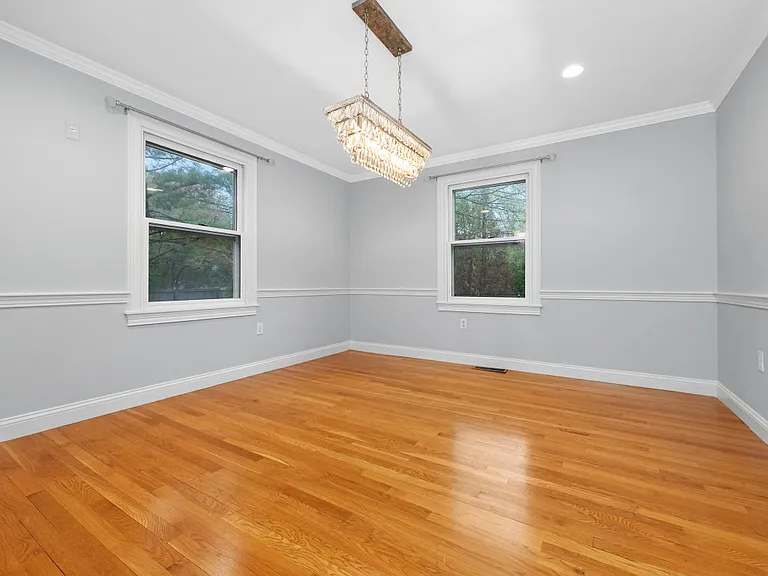 2 Minuteman Ln — Photo 8