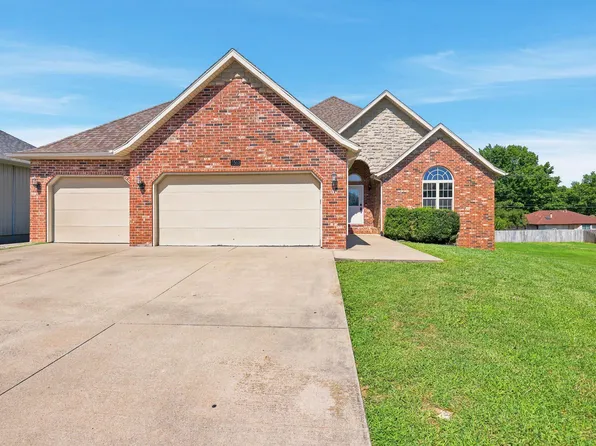 5561 S Pinehurst Avenue, Springfield, MO 65810
