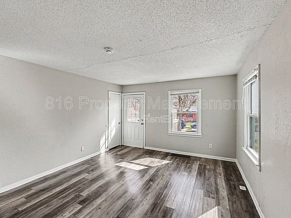4th image of 7036 Bellefontaine Ave
