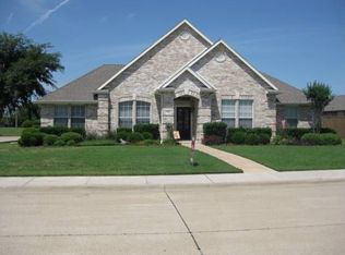 709 Mockingbird Ct, Crowley, TX 76036