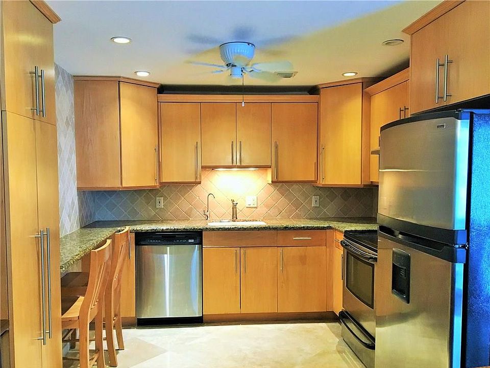 1st image of 1063 Oakridge F #1063