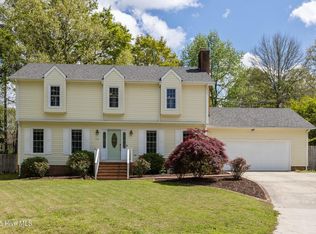 618 Clover Dr, Jacksonville, NC 28546
