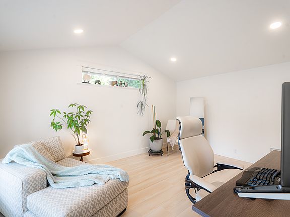 5th image of 603 Porterfield Rd