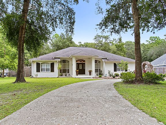 3rd image of 30 Deerwood Ct