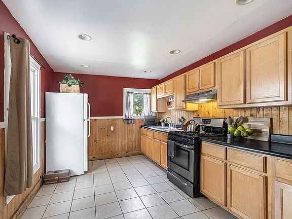 5th image of 246 National Ave NW