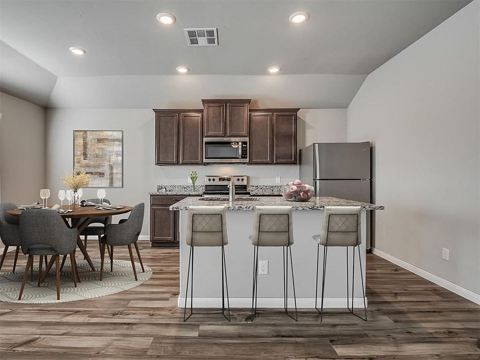 1st image of 1701 Maroon Dr