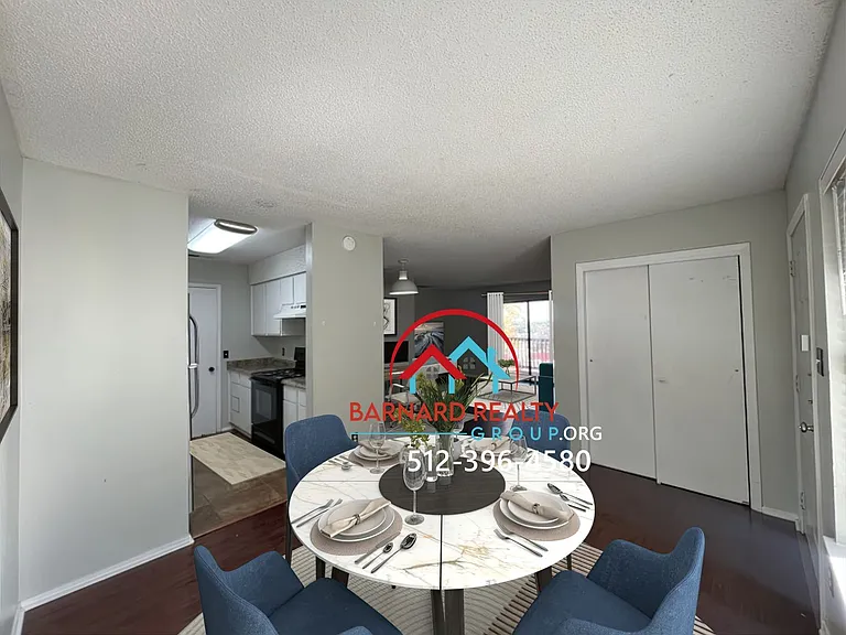 402 Fredericksburg St #16 — Photo 3