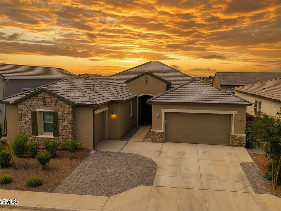 1st image of 3228 E SADDLETREE Way