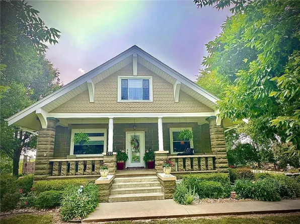 705 N Jefferson St, Oregon, MO 64473