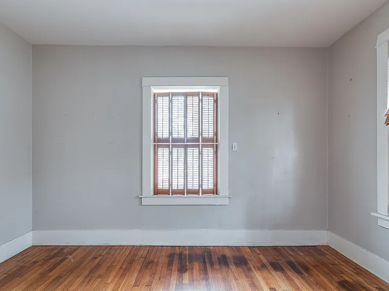 2293 Jackson Ave — Photo 10