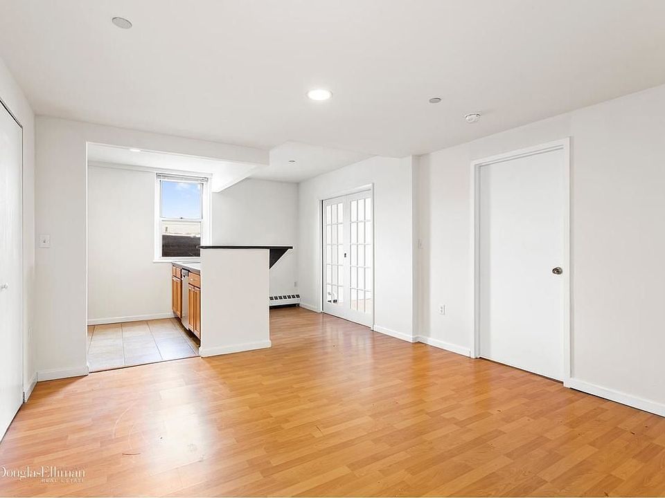 1st image of 2737 27th St APT 3I