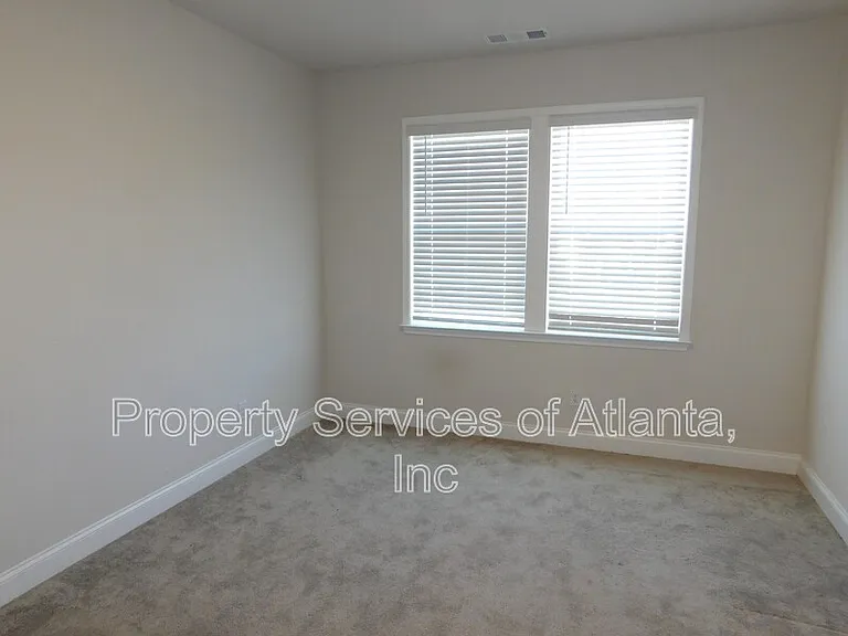 930 Elderberry Ct — Photo 17