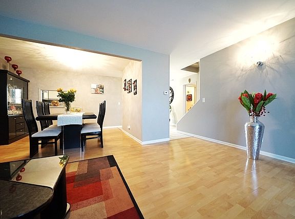 3rd image of 1040 Cranbrook Dr