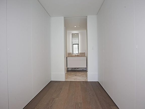 4th image of 429 Kent Ave #709