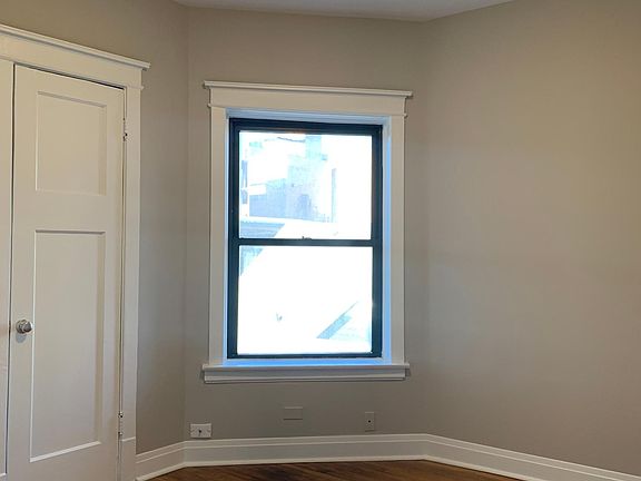 4th image of 3614 N Wilton Ave #3N