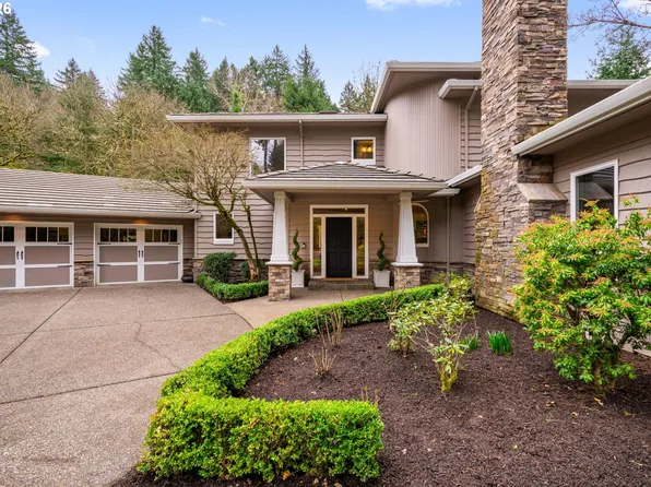 18977 Barton Rd, Lake Oswego, OR 97034