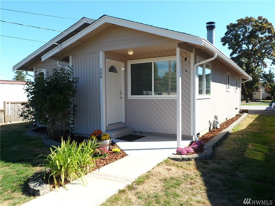 1st image of 509 12th St SE