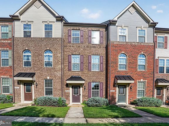2nd image of 7865 Fletcher Way